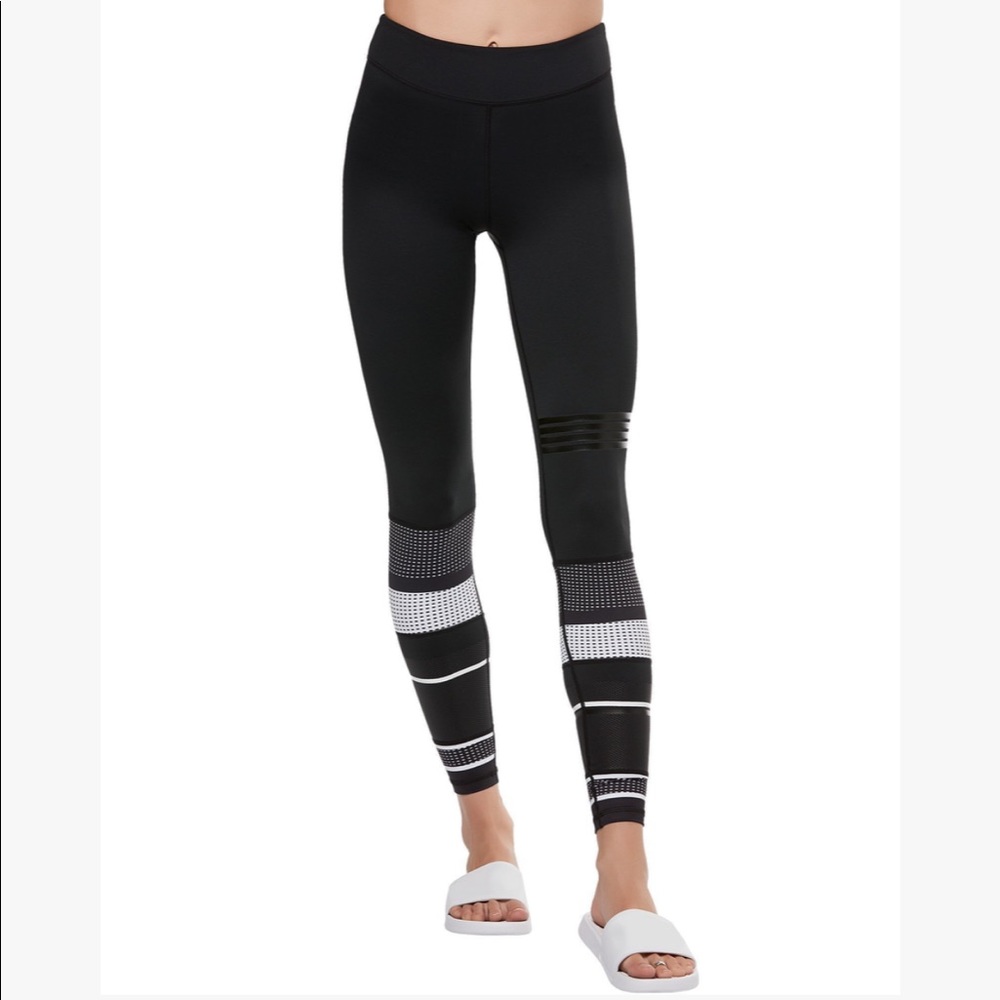 Black patterned Lilybod leggings